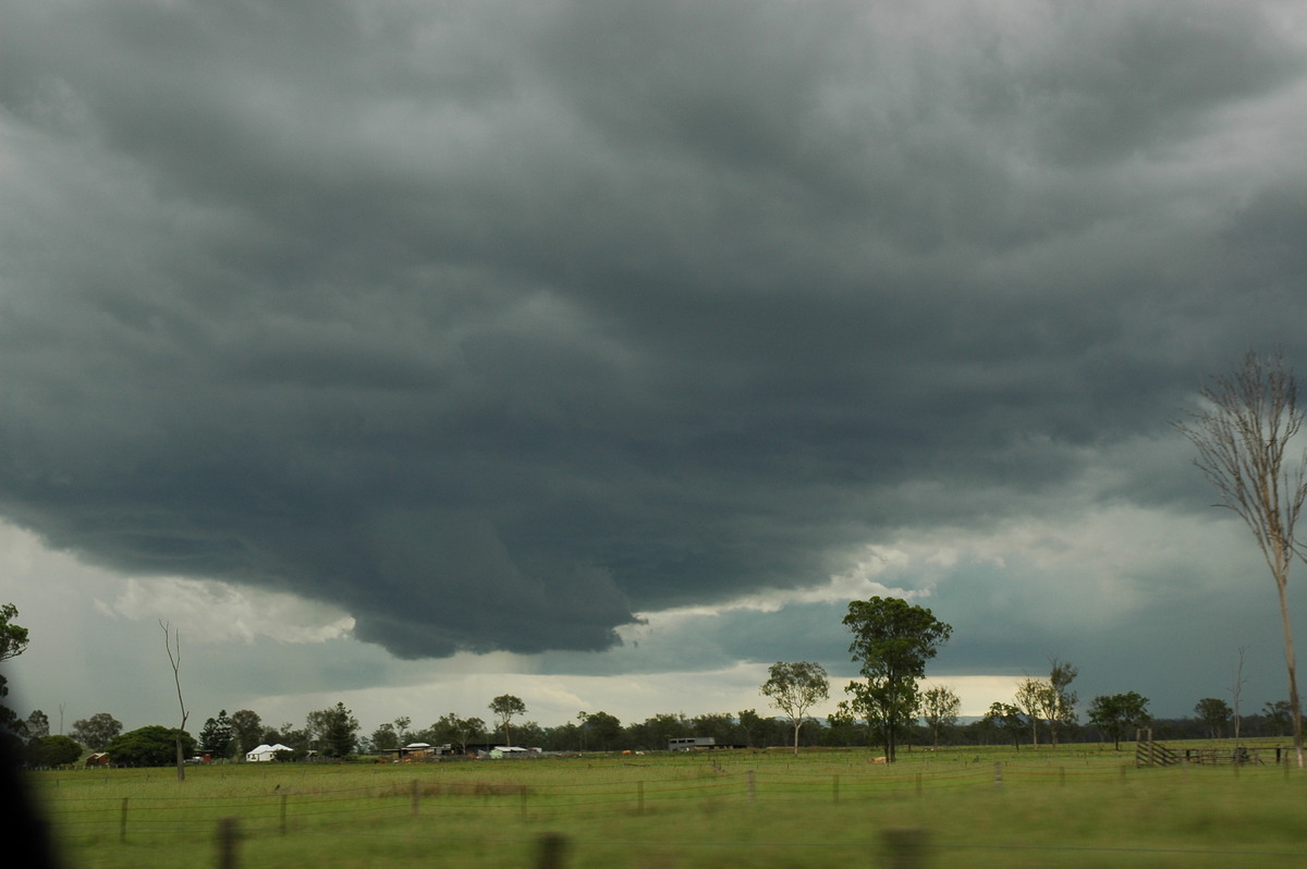 cumulonimbus thunderstorm_base : W of Brisbane, NSW   27 November 2005
