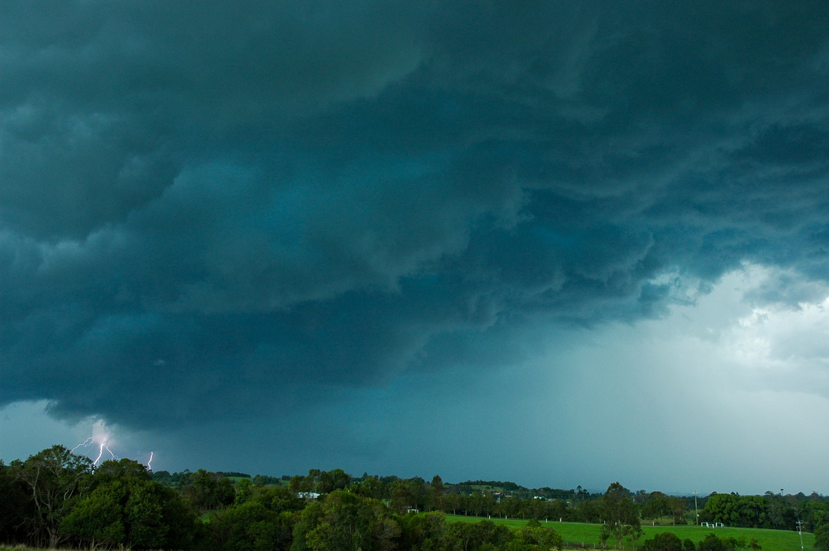 cumulonimbus thunderstorm_base : Wyrallah, NSW   8 December 2005