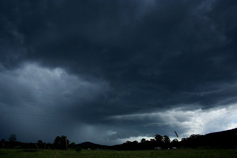 cumulonimbus thunderstorm_base : Nabiac, NSW   17 December 2005