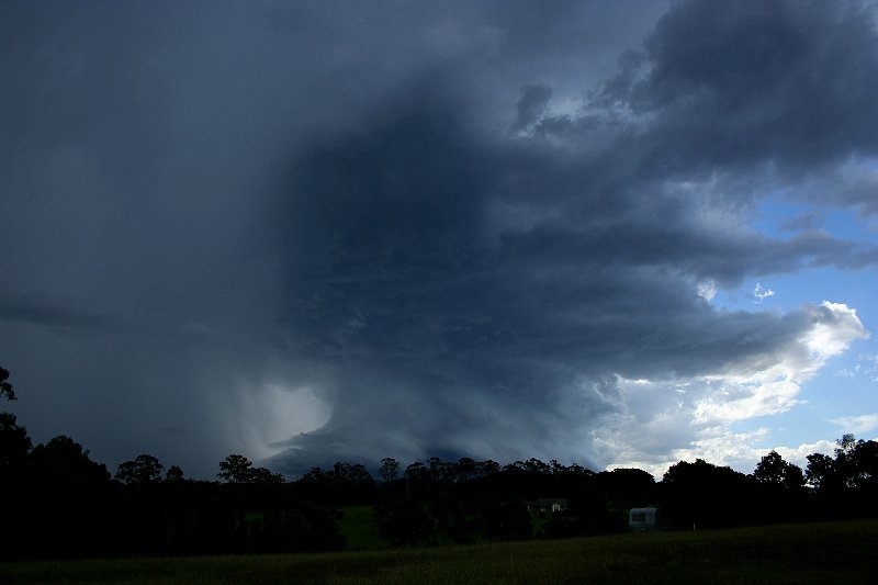 cumulonimbus thunderstorm_base : near Nabiac, NSW   17 December 2005