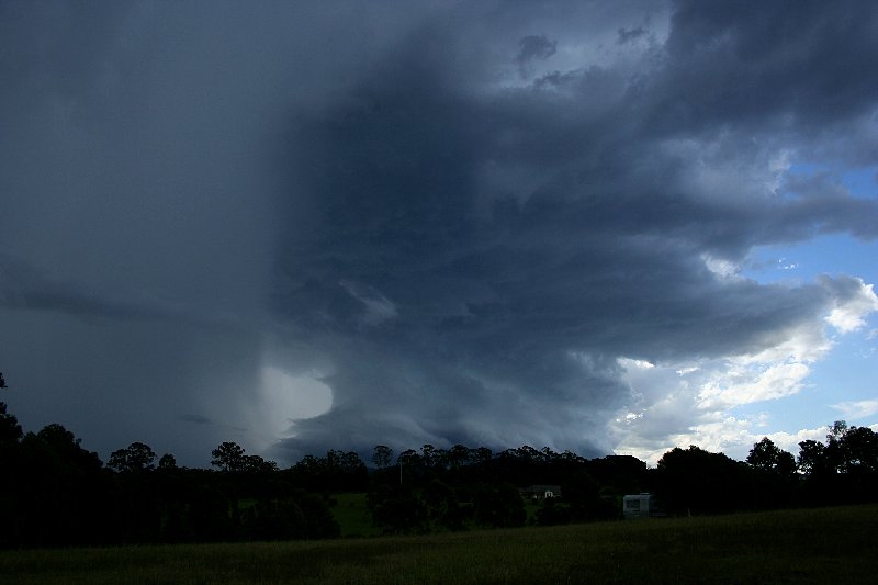 cumulonimbus supercell_thunderstorm : near Nabiac, NSW   17 December 2005