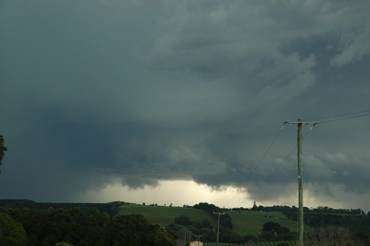 cumulonimbus supercell_thunderstorm : Knockrow, NSW   17 December 2005