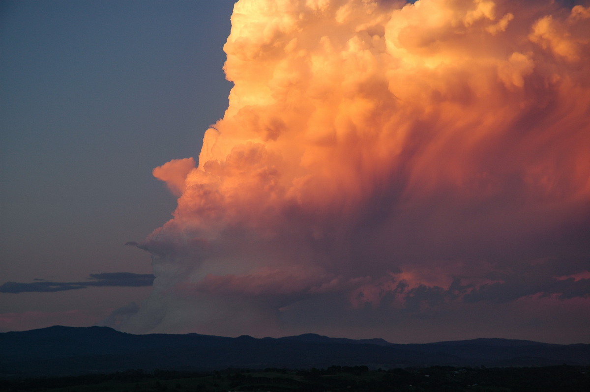 updraft thunderstorm_updrafts : McLeans Ridges, NSW   17 December 2005