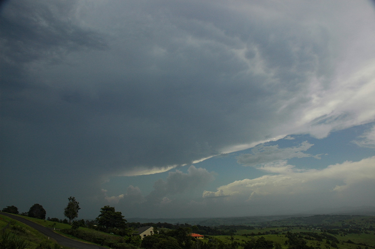 thunderstorm cumulonimbus_incus : McLeans Ridges, NSW   25 December 2005