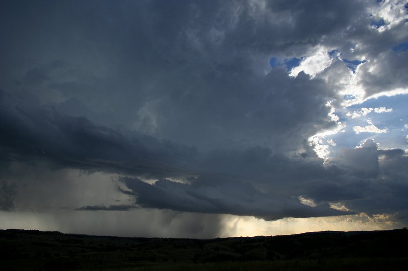 cumulonimbus thunderstorm_base : near Yarraman, Qld   26 December 2005