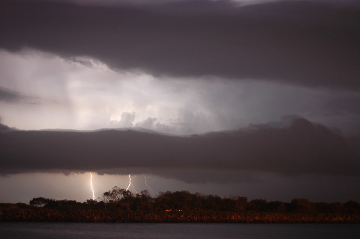 lightning lightning_bolts : Ballina, NSW   28 December 2005