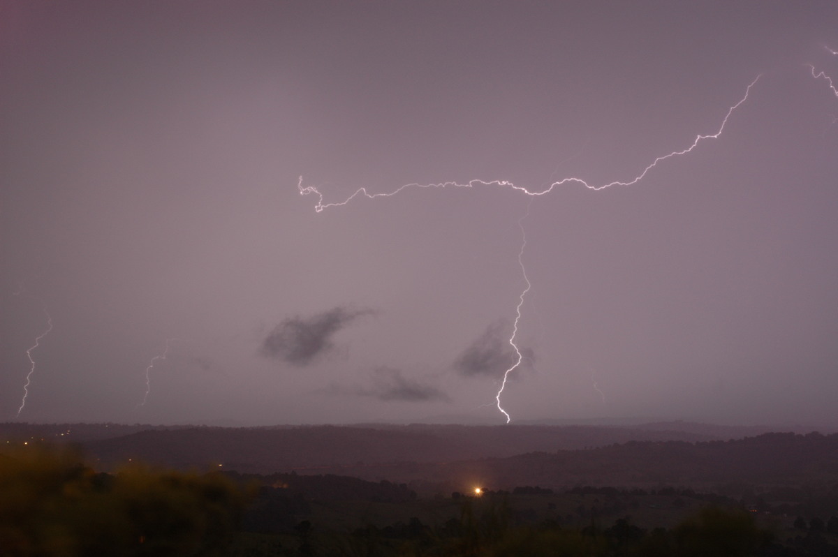 lightning lightning_bolts : McLeans Ridges, NSW   28 December 2005