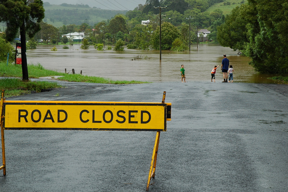 flashflooding flood_pictures : Lismore, NSW   20 January 2006