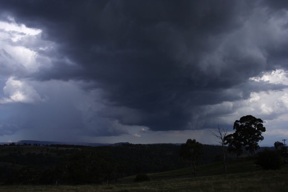 cumulonimbus thunderstorm_base : Lithgow, NSW   27 January 2006
