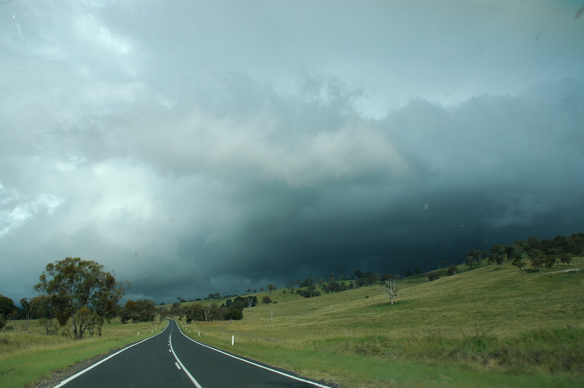cumulonimbus thunderstorm_base : near Glen Innes, NSW   4 February 2006