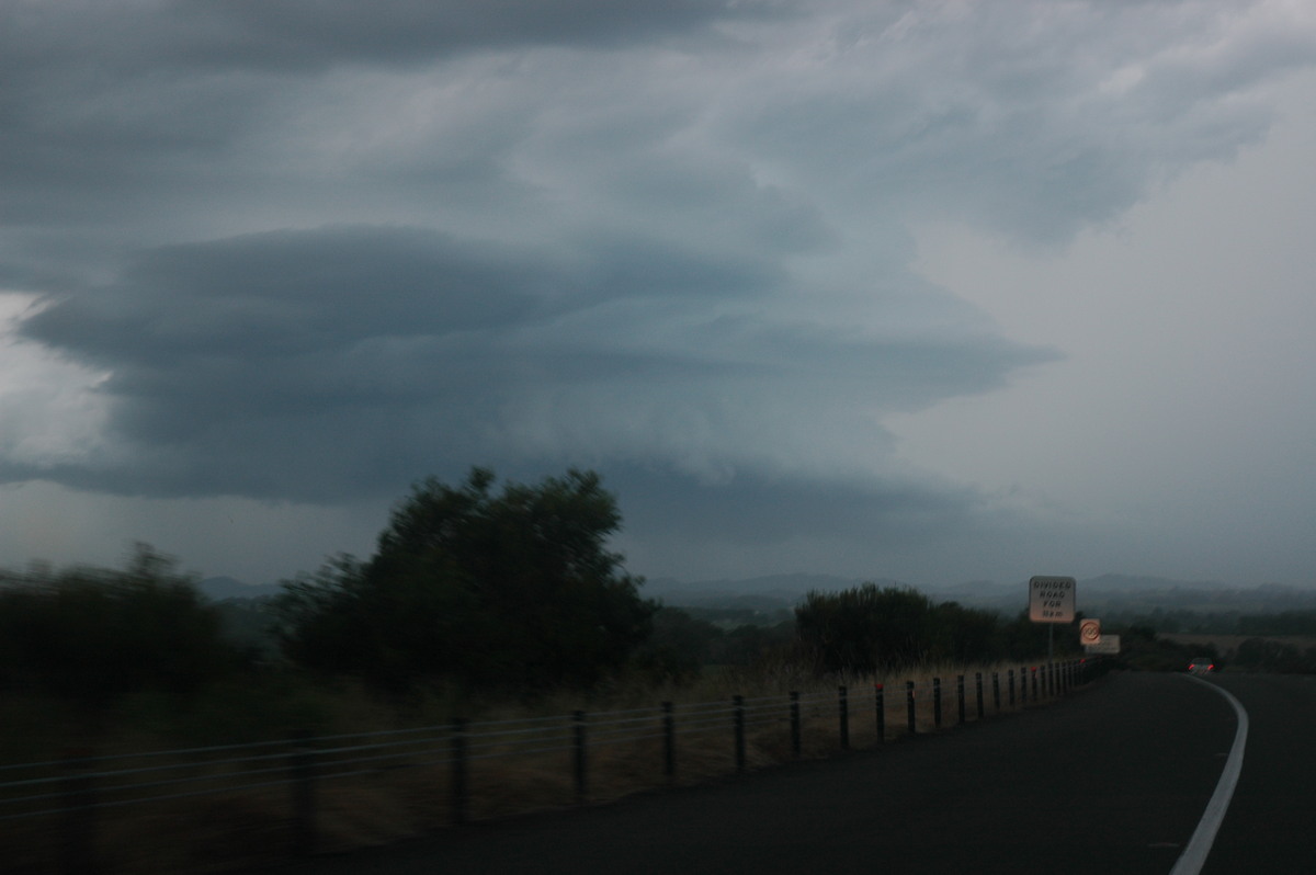 cumulonimbus thunderstorm_base : Saint Helena, NSW   4 April 2006