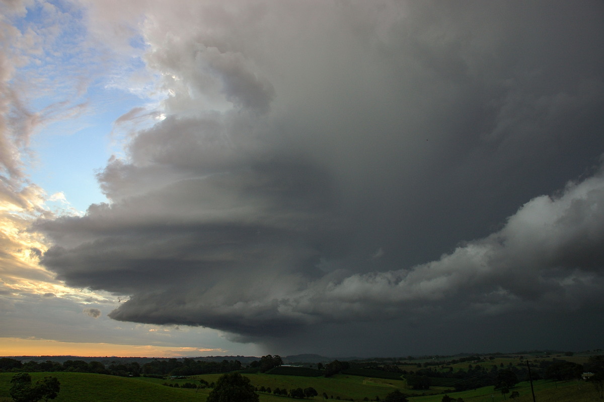 cumulonimbus thunderstorm_base : Saint Helena, NSW   4 April 2006