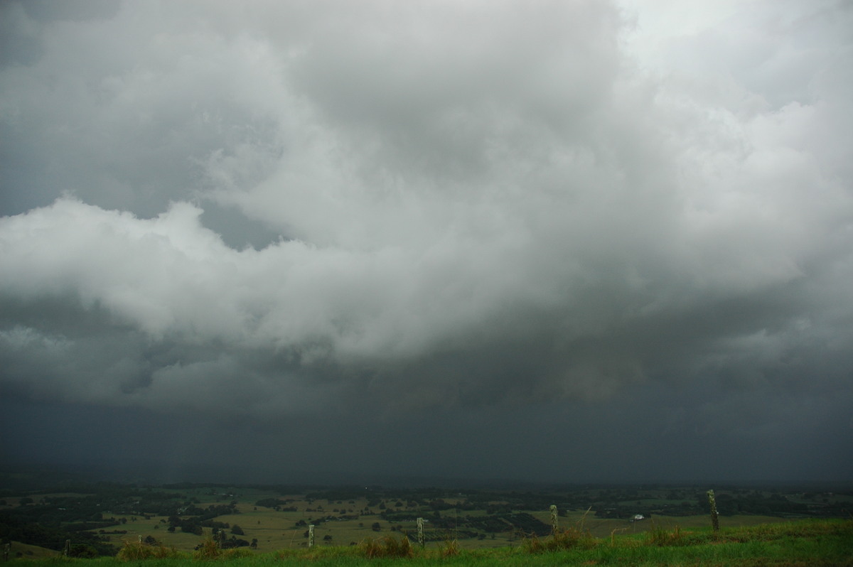 cumulonimbus thunderstorm_base : Saint Helena, NSW   4 April 2006
