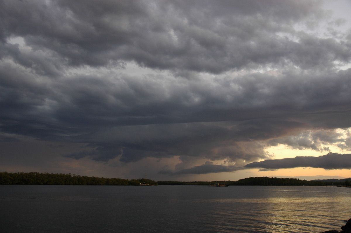 cumulonimbus thunderstorm_base : Ballina, NSW   15 April 2006