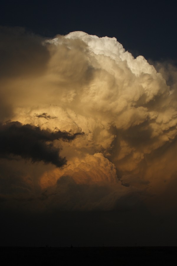 cumulonimbus supercell_thunderstorm : S of Patricia, Texas, USA   5 May 2006