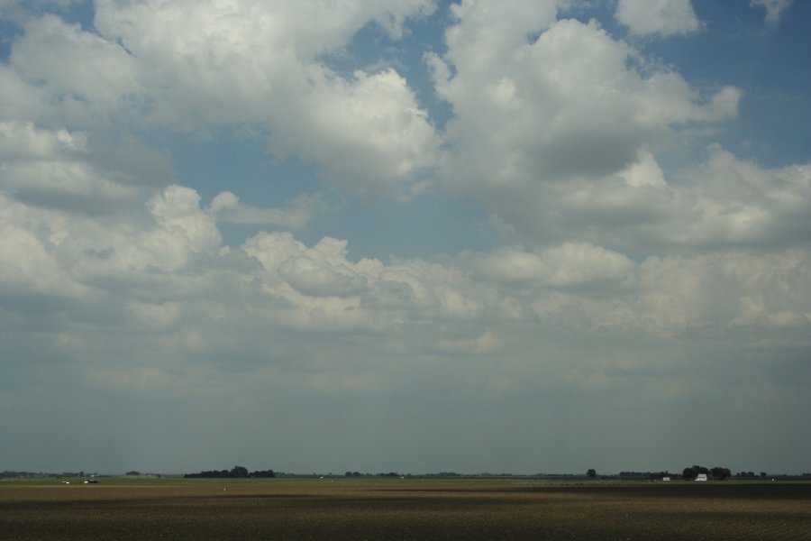 cumulus mediocris : W of Grand Island, Nebraska, USA   23 May 2006