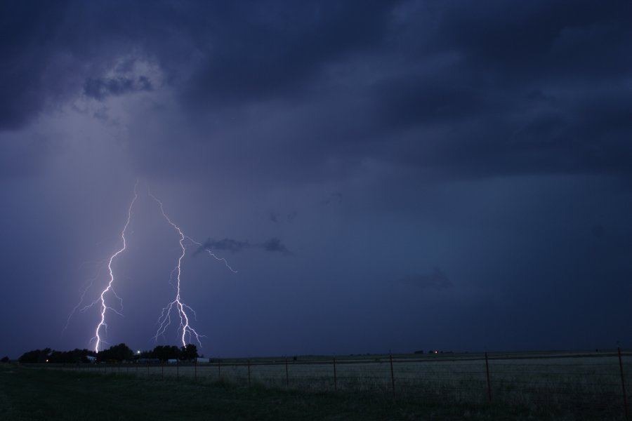 lightning lightning_bolts : near Mangum, Oklahoma, USA   30 May 2006