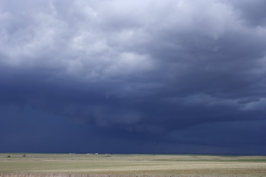 wallcloud thunderstorm_wall_cloud : E of Limon, Colorado, USA   31 May 2006