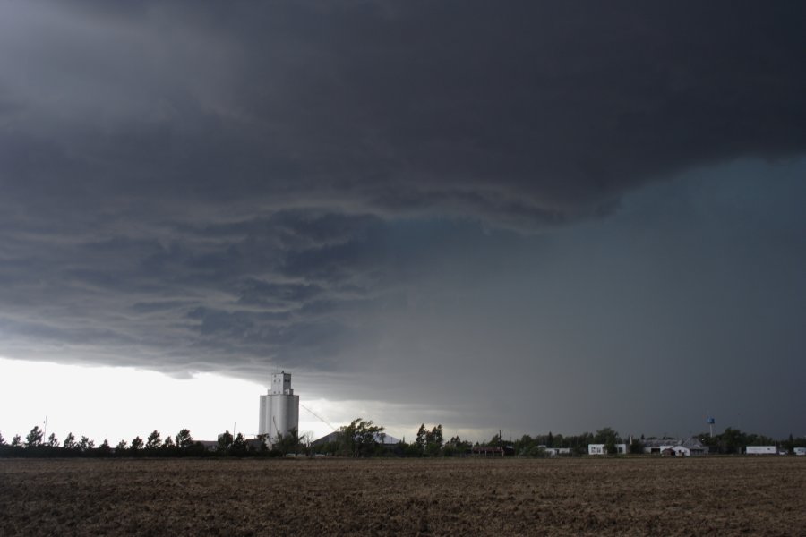 cumulonimbus thunderstorm_base : E of Limon, Colorado, USA   31 May 2006