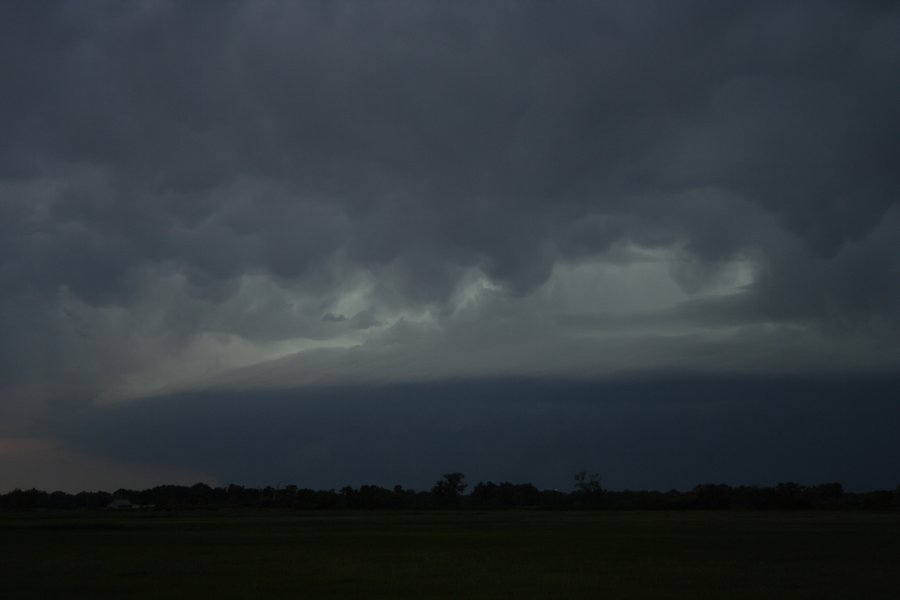 cumulonimbus supercell_thunderstorm : SE of Authur, Nebraska, USA   10 June 2006