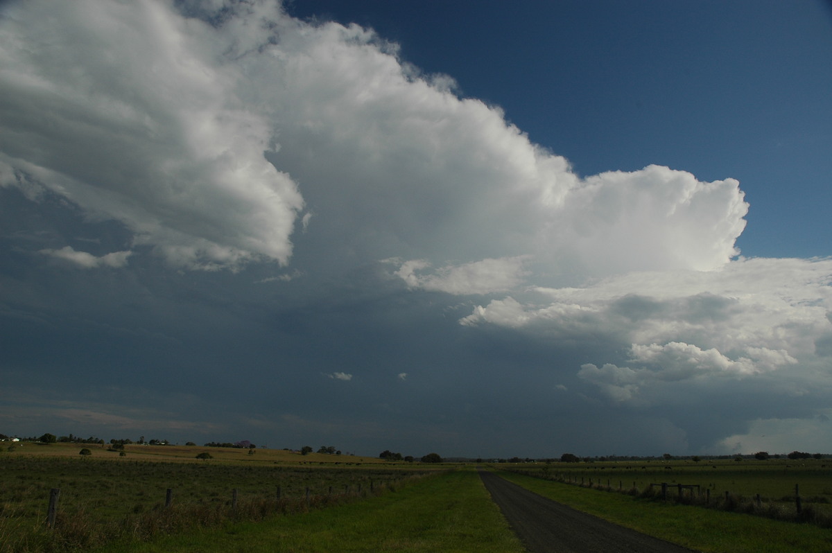 thunderstorm cumulonimbus_incus : McKees Hill, NSW   1 November 2006