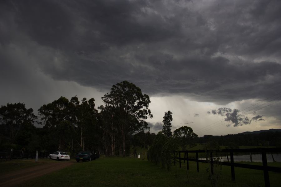 cumulonimbus thunderstorm_base : S of Nabiac, NSW   13 November 2006