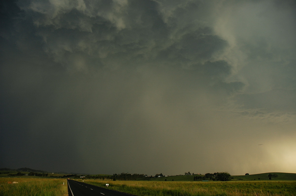 cumulonimbus thunderstorm_base : S of Kyogle, NSW   29 November 2006