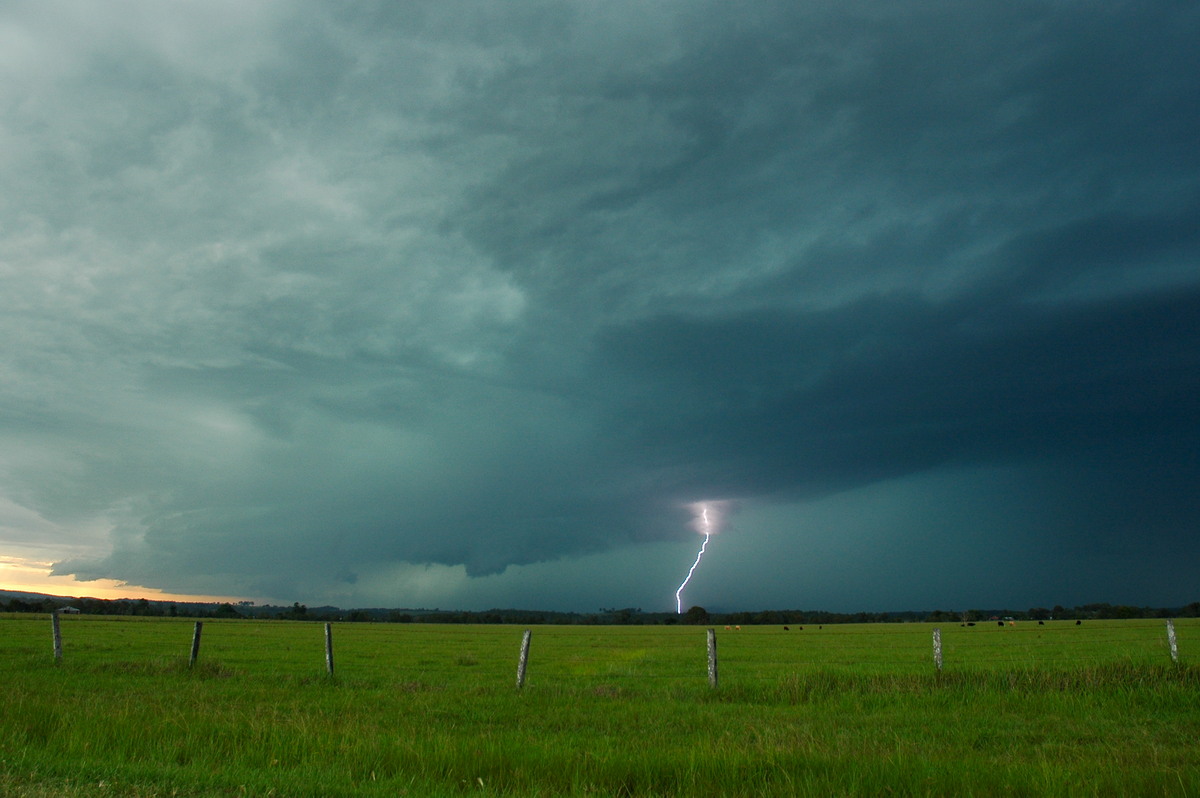 shelfcloud shelf_cloud : N of Casino, NSW   15 December 2006