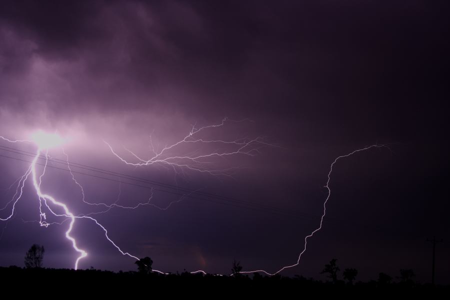 lightning lightning_bolts : 20km N of Goondiwindi, QLD   14 January 2007