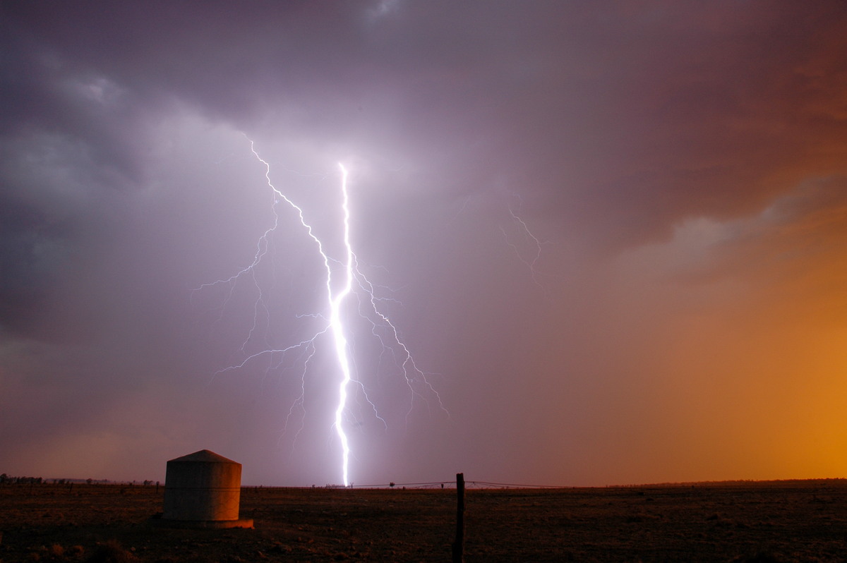 lightning lightning_bolts : N of Goodiwindi, QLD   14 January 2007