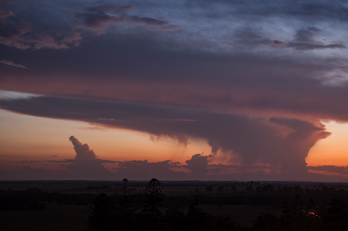 thunderstorm cumulonimbus_incus : N of Casino, NSW   30 January 2007