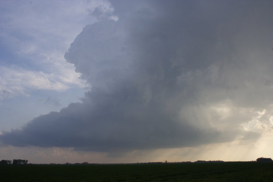 updraft thunderstorm_updrafts : Nickerson, Kansas, USA   24 April 2007