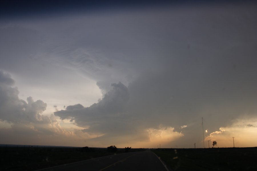 anvil thunderstorm_anvils : E of Woodward, Oklahoma, USA   4 May 2007