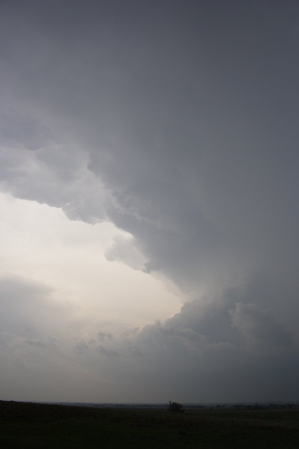 cumulonimbus supercell_thunderstorm : SE of Meade, Kansas, USA   5 May 2007