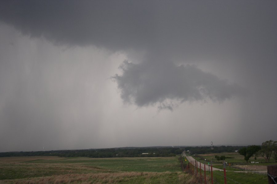 wallcloud thunderstorm_wall_cloud : SE of Meade, Kansas, USA   5 May 2007