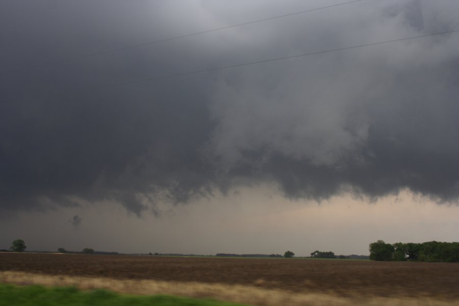 cumulonimbus supercell_thunderstorm : N of Pratt, Kansas, USA   5 May 2007