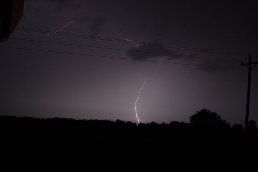 lightning lightning_bolts : E of Colbert, Oklahoma, USA   7 May 2007