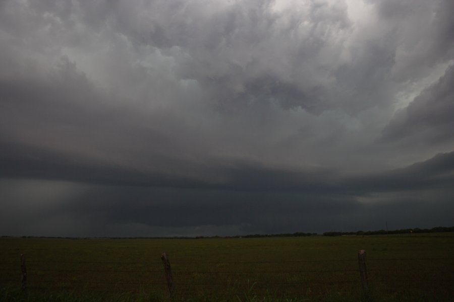 cumulonimbus supercell_thunderstorm : E of Seymour, Texas, USA   8 May 2007