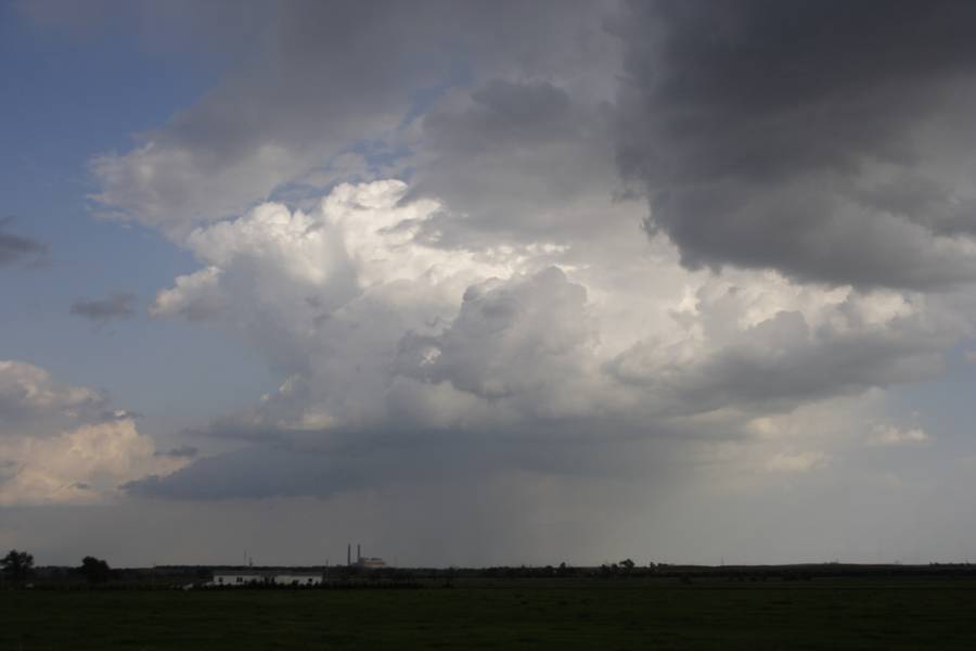 cumulus congestus : near Paxton, Nebraska, USA   16 May 2007