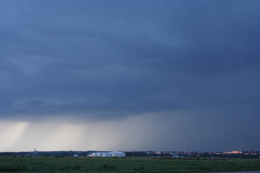 cumulonimbus thunderstorm_base : near McCook, Nebraska, USA   16 May 2007