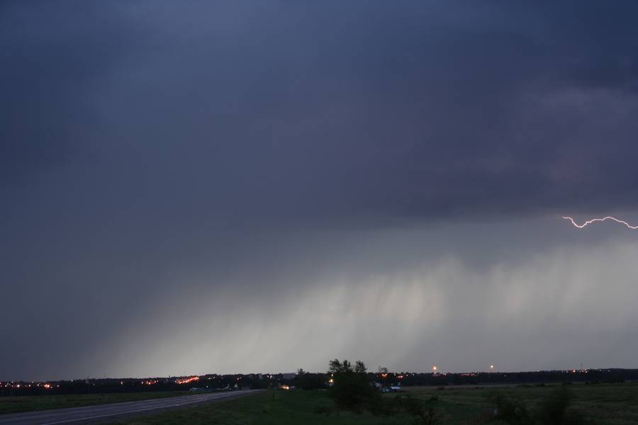 lightning lightning_bolts : near McCook, Nebraska, USA   16 May 2007