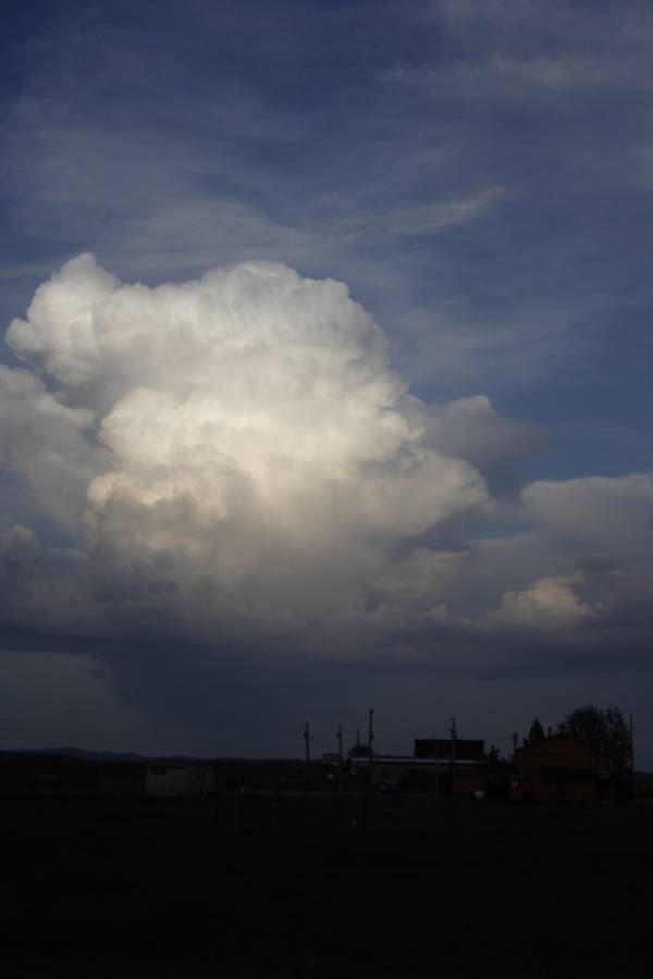 thunderstorm cumulonimbus_calvus : near Sundance, Wyoming, USA   18 May 2007