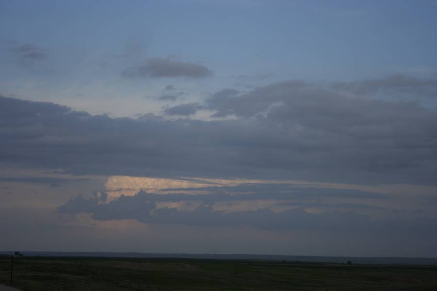 thunderstorm cumulonimbus_calvus : E of Sidney, Nebraska, USA   21 May 2007