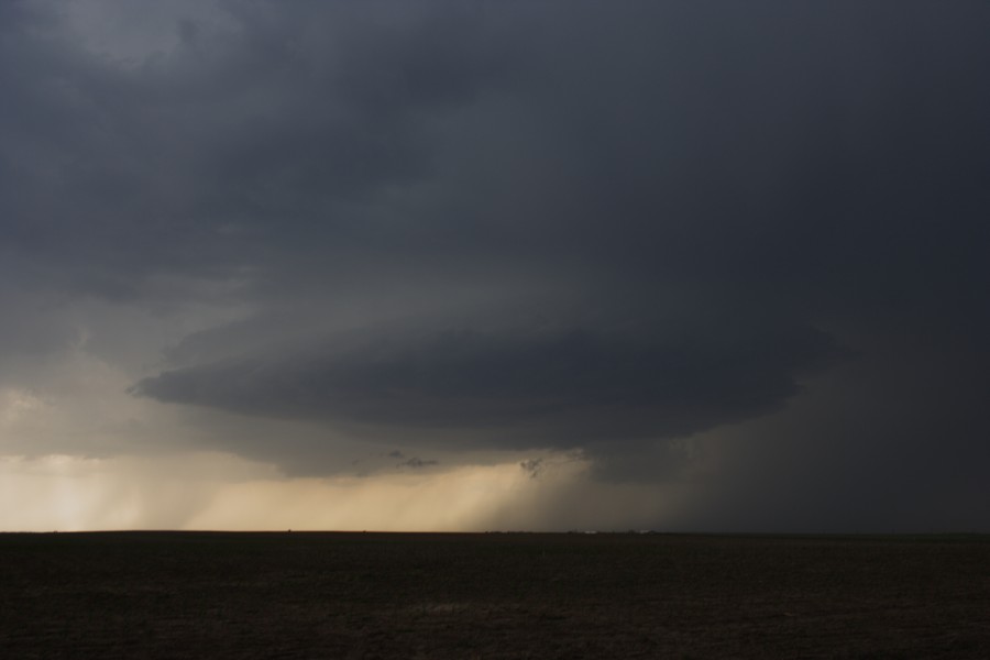 wallcloud thunderstorm_wall_cloud : W of WaKeeney, Kansas, USA   22 May 2007