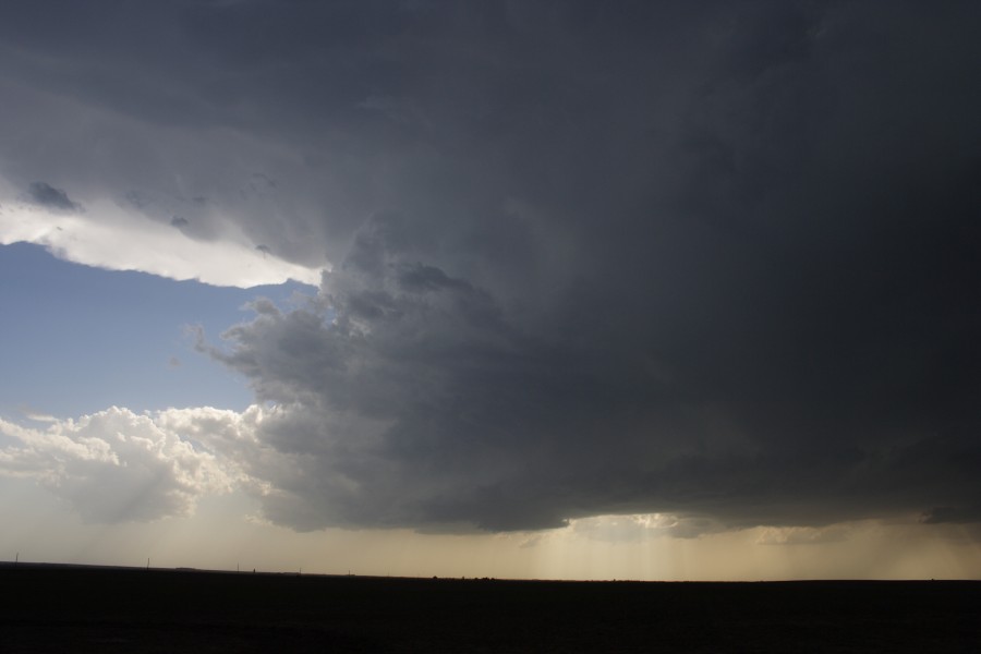 cumulonimbus supercell_thunderstorm : W of WaKeeney, Kansas, USA   22 May 2007