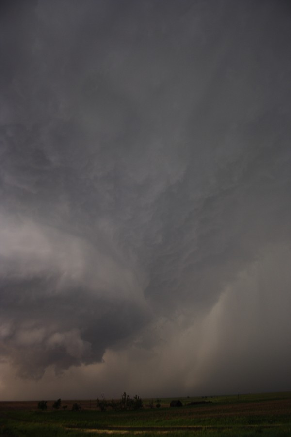 wallcloud thunderstorm_wall_cloud : E of St Peters, Kansas, USA   22 May 2007
