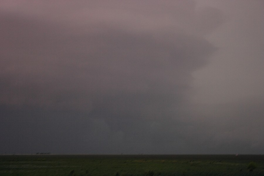 cumulonimbus supercell_thunderstorm : S of Darrouzett, Texas, USA   23 May 2007