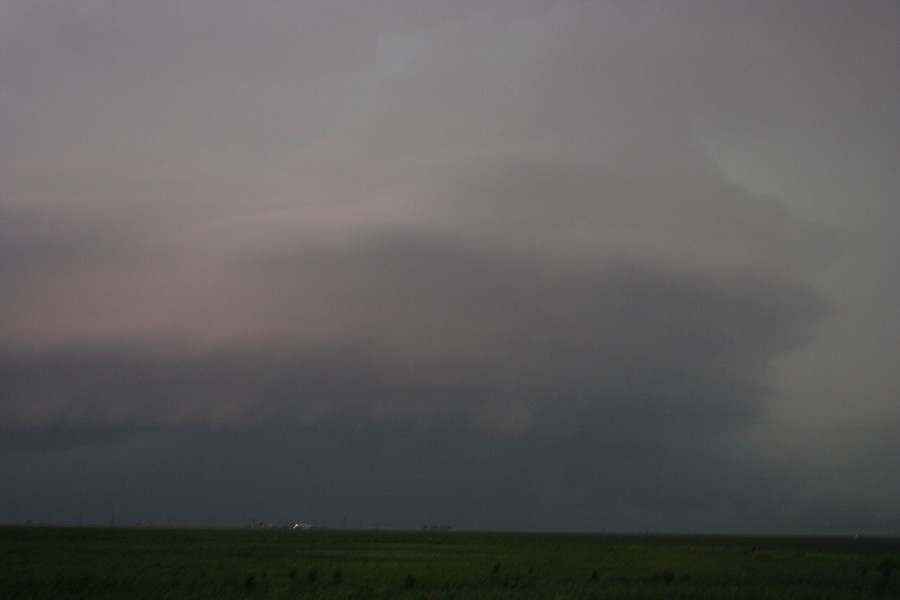 cumulonimbus supercell_thunderstorm : S of Darrouzett, Texas, USA   23 May 2007