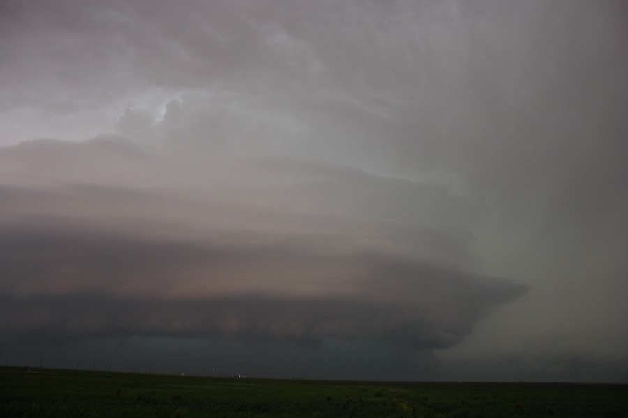 wallcloud thunderstorm_wall_cloud : S of Darrouzett, Texas, USA   23 May 2007