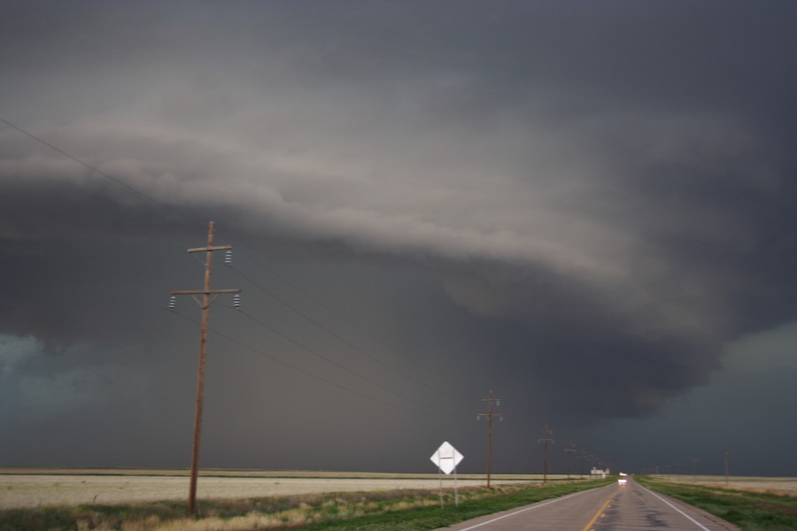 cumulonimbus supercell_thunderstorm : E of Keyes, Oklahoma, USA   31 May 2007